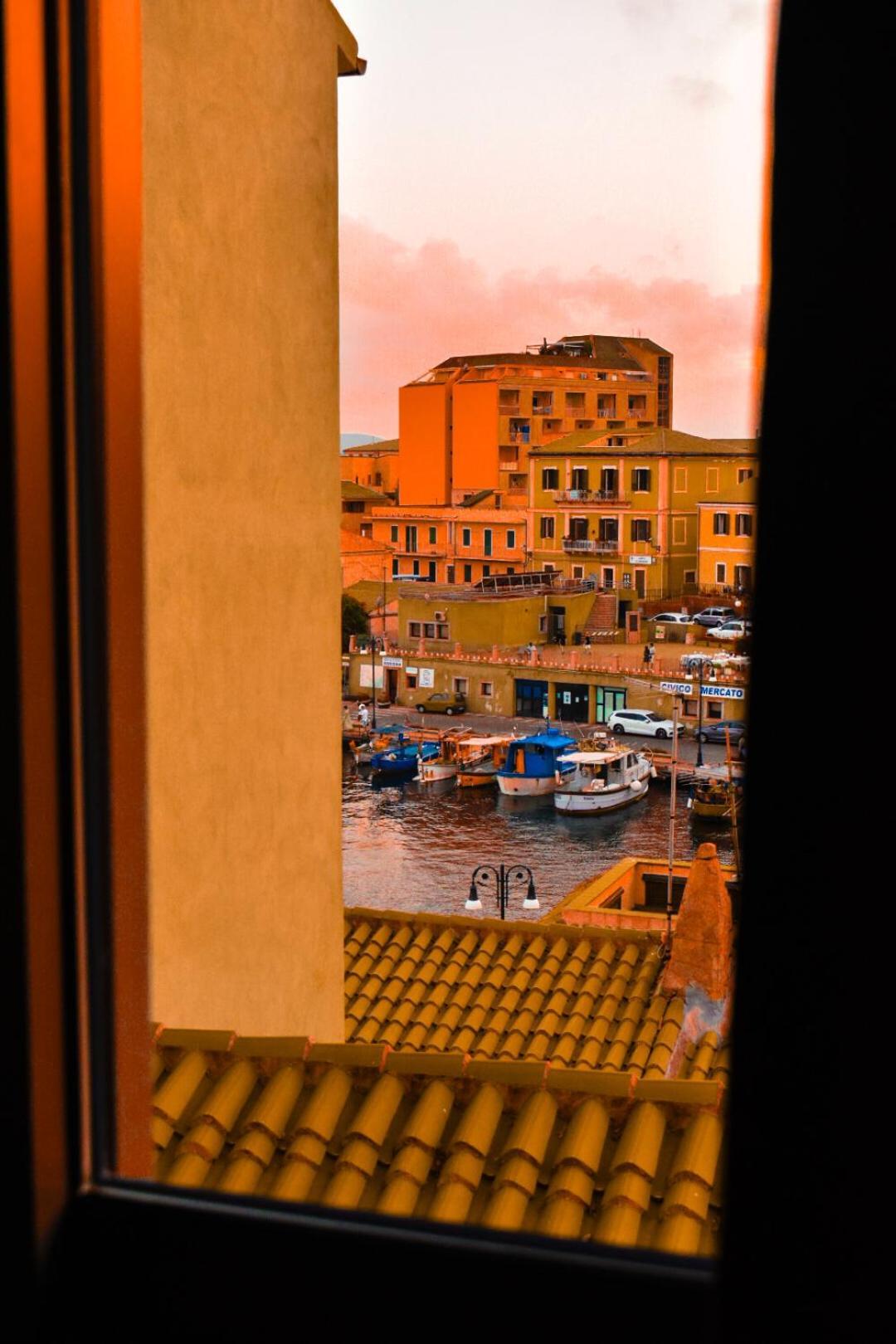 Maison Madeleine La Maddalena  Luaran gambar
