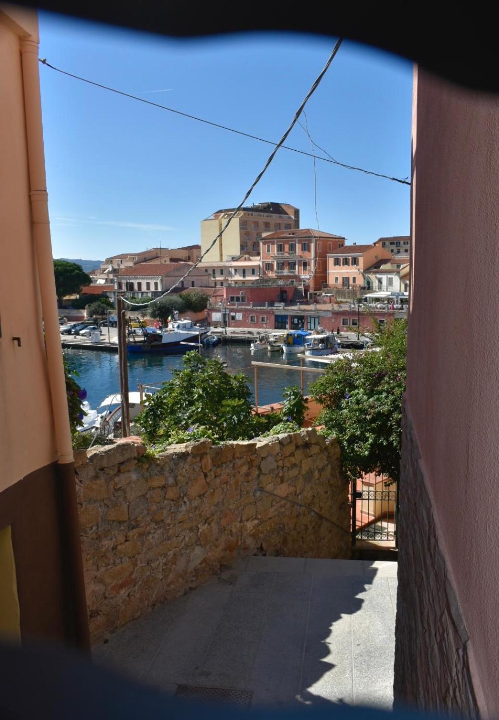 Maison Madeleine La Maddalena  Luaran gambar